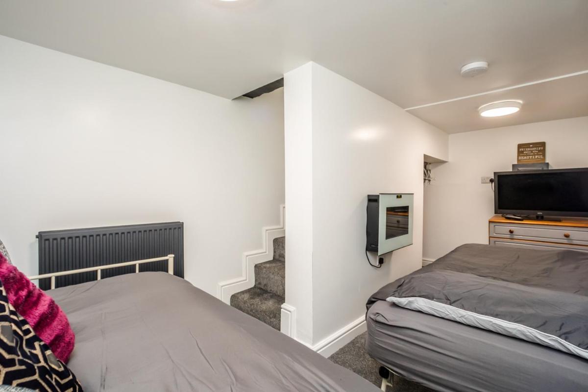 The Cosey Tucked-Away Cottage 2 Or 3 Bedroom Options هدرزفيلد المظهر الخارجي الصورة